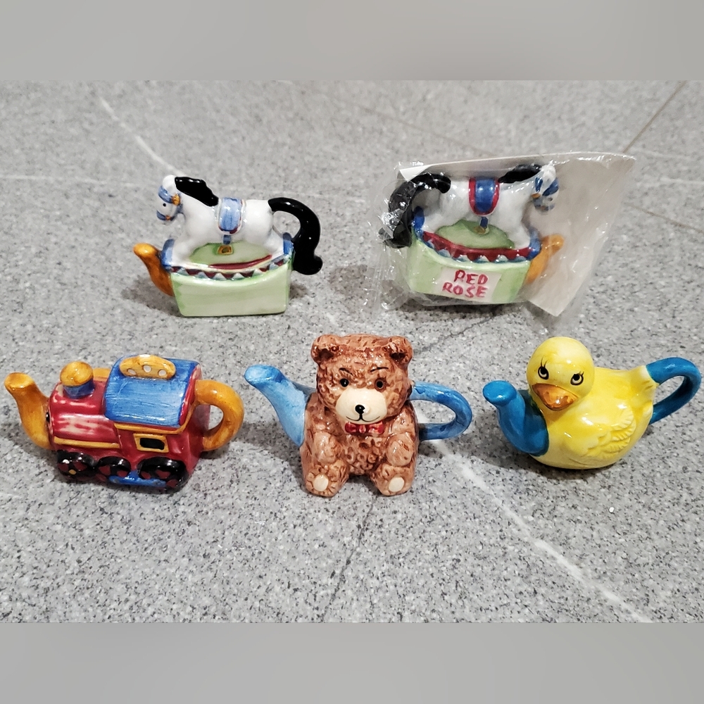 RED ROSE Tea "1998 Toy Chest" Figurines